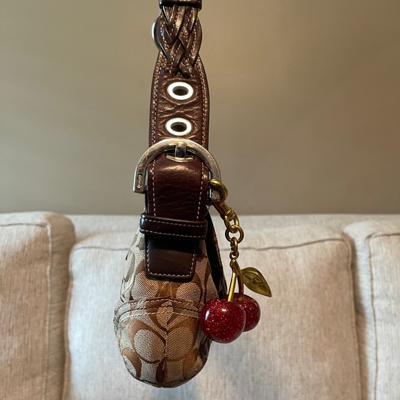 SOLD - Picture 4 of 7